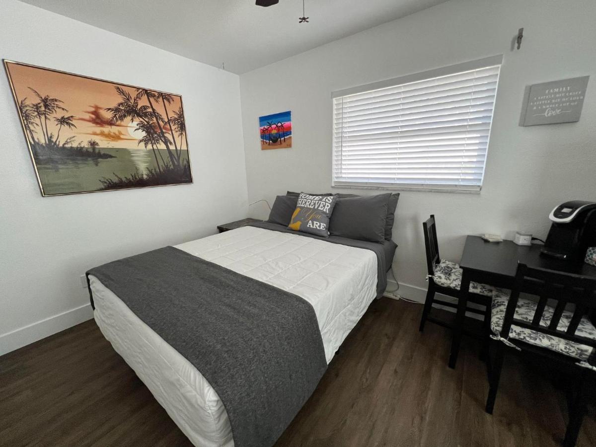 Cozy Private Studio W/Own Yard - 3Mi From Beach Seminole Exterior foto